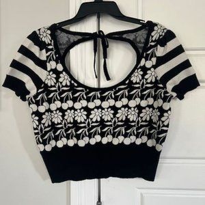 Anthropologie Maeve Trixie Cherries Daisy Short Sleeve Sweater Size Medium